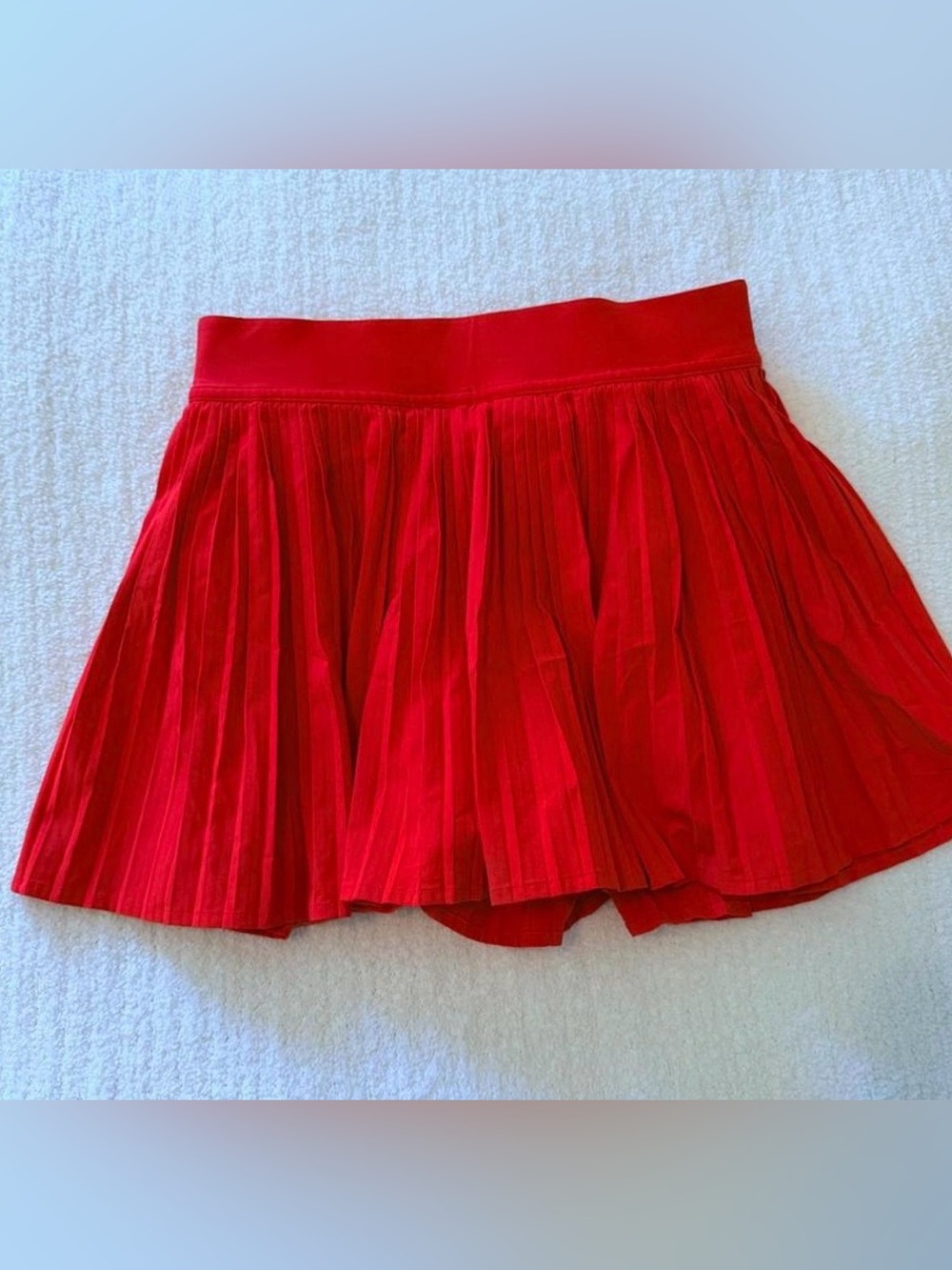 Lululemon repleat skirt red size 4